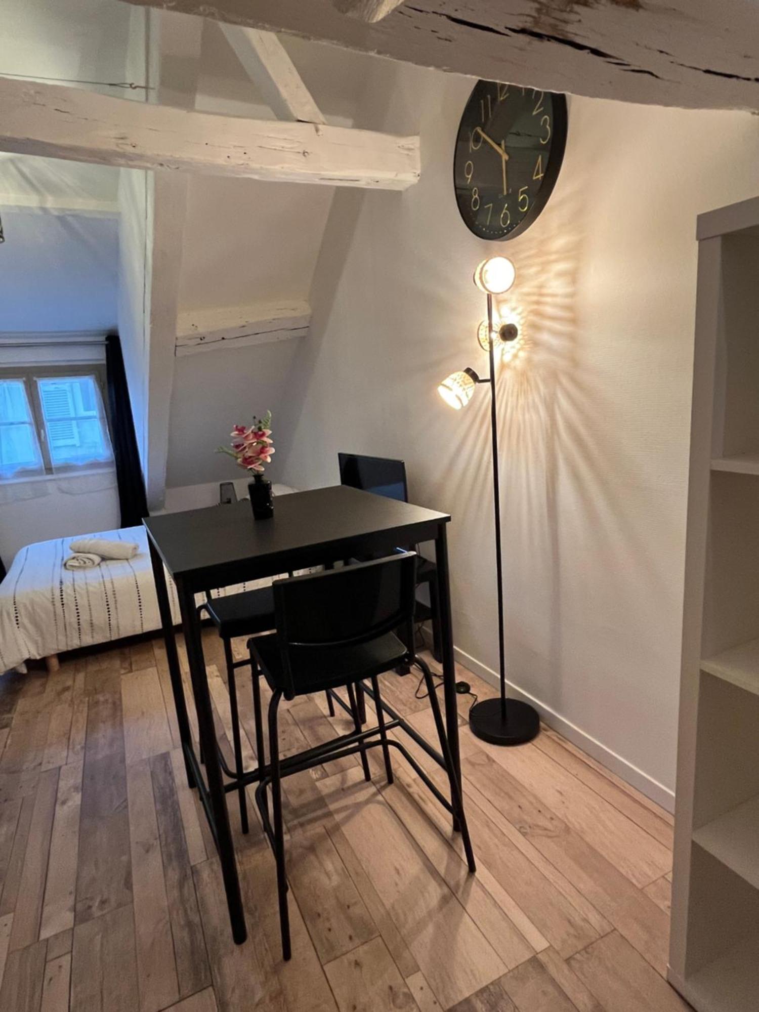 Residence 3 Studios De Charme Dans Centre Proche Cathedrale, Parking Possible A Prox أورلييو المظهر الخارجي الصورة